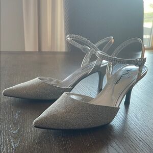 Touch of Nina Silver Glitter Pointed-Toe Slingback Heels